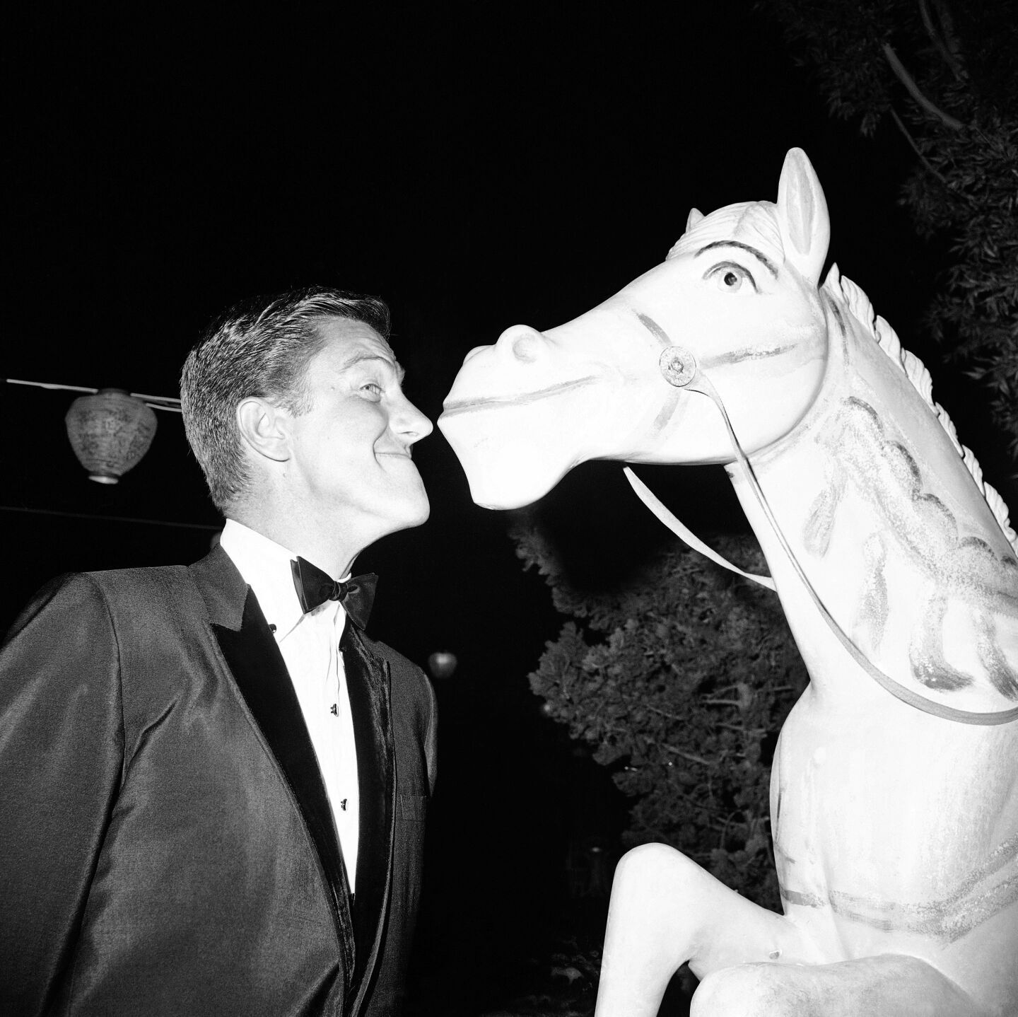 1964: Dick Van Dyke at "Mary Poppins" premiere